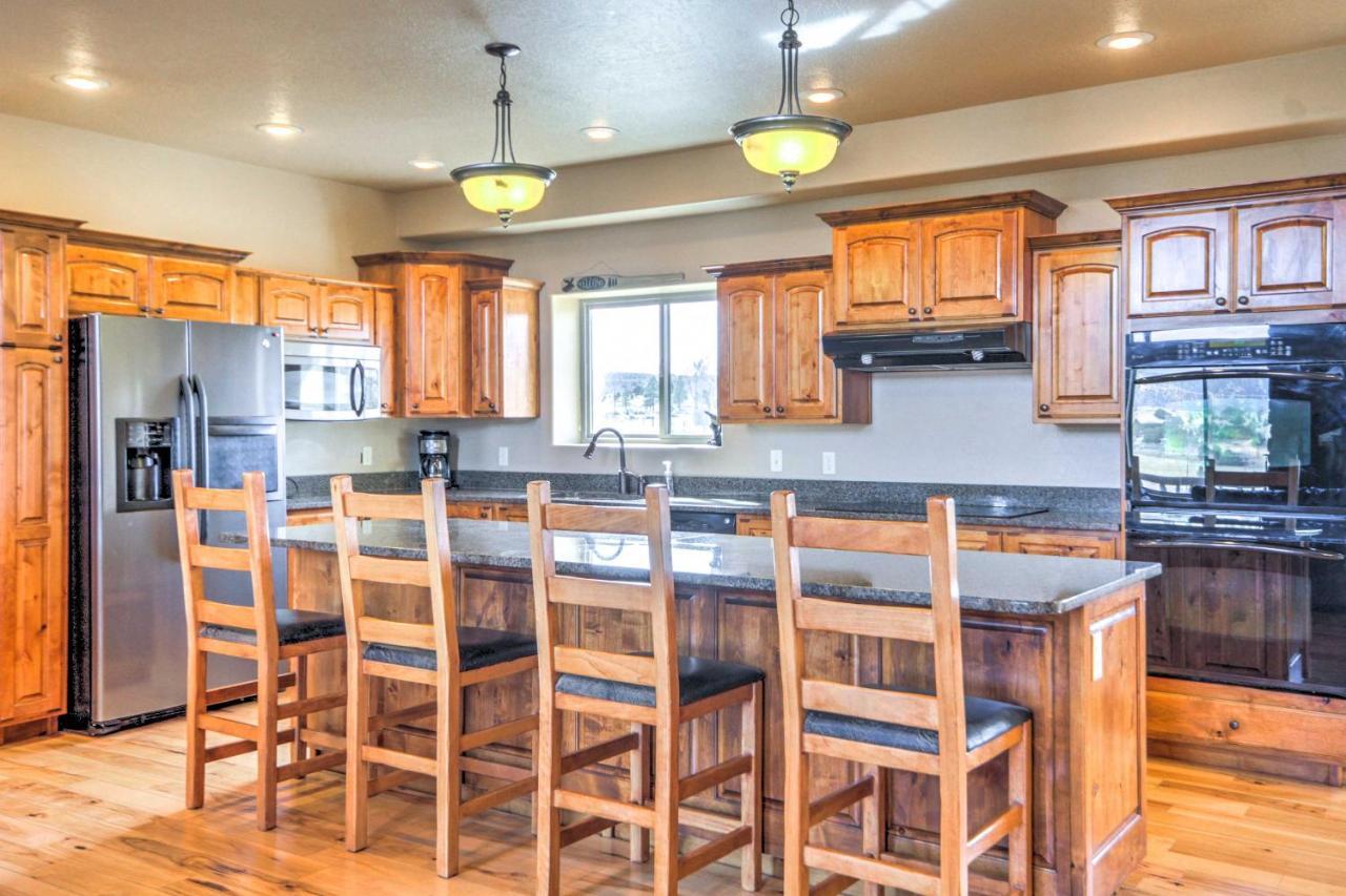 Rustic Bryce Canyon Home With Deck On Sevier River! Hatch Bagian luar foto